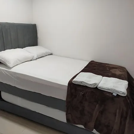 En